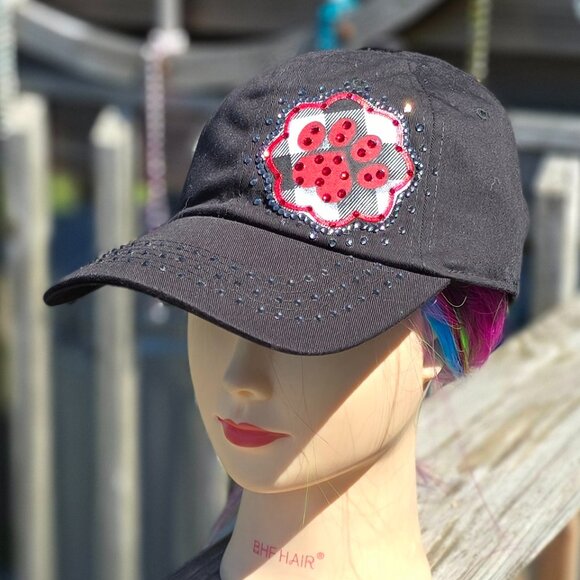 Ladies Black & Red Plaid Paw Print BLING Hat NEW - Picture 1 of 4